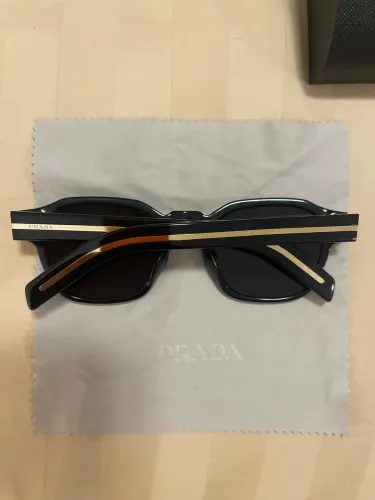 Óculos Prada spR a16 f preto novo original comprado em Londres nunca usado
