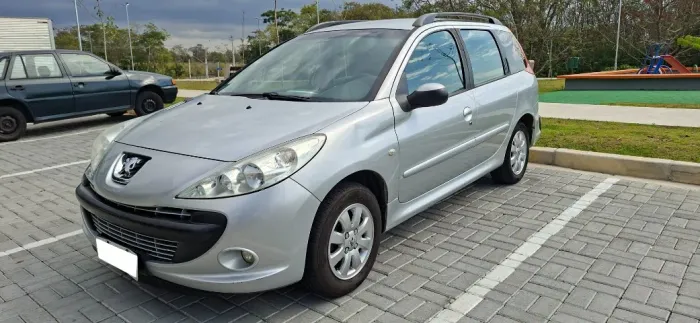 Peugeot 207 SW XR Sport 1.4 Flex 8V 5P 2011