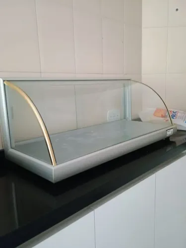 Vitrine doces e salgados