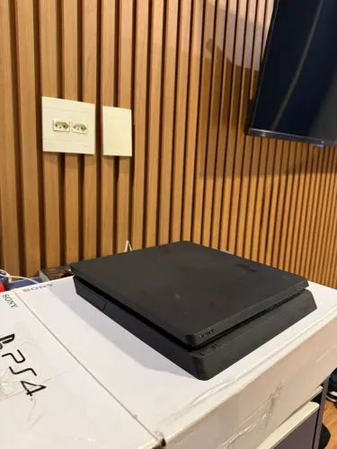 Vendo ps4 slim 500gb