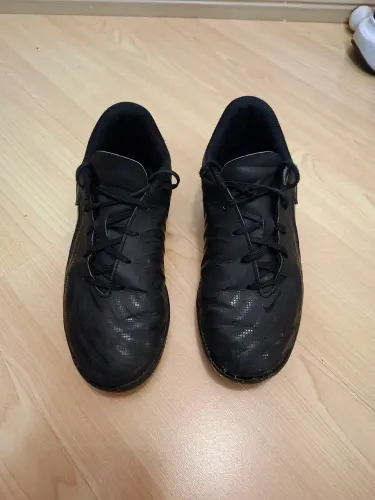 Chuteira Nike Phantom Futsal - tam 37