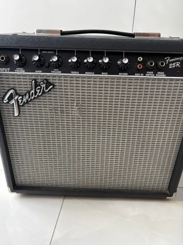 Amplificador Fender Frontman 25R