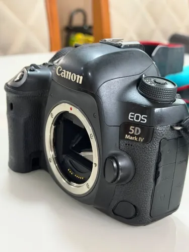 Máquina Fotográfica CANON 5D IV