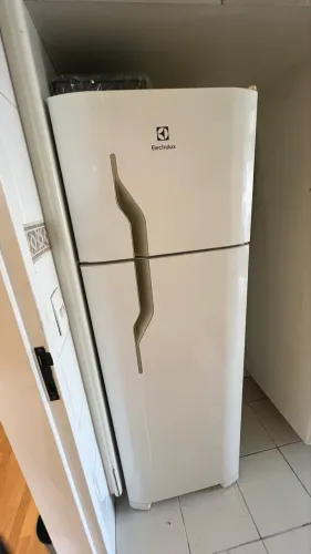Geladeira Electrolux Cycle Defrost 260L Super Freezer Duplex Branca DC35A