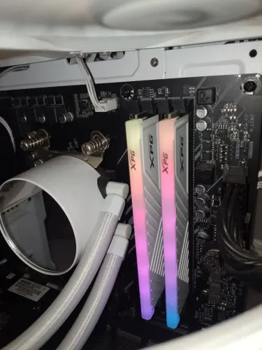 PC GAMER DE ALTA PERFORMANCE (RTX 5060 E RYZEN 7 5700X)