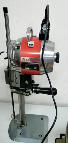 Máquina Para Cortar Tecidos Singer