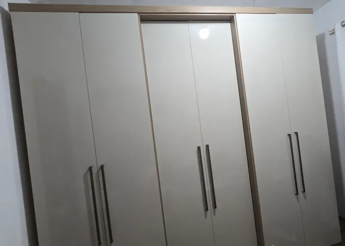Guarda-Roupa 6 Portas