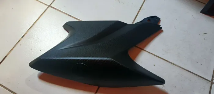 Aba lateral direita tanque, factor 125/150 ano 2014 a 2024