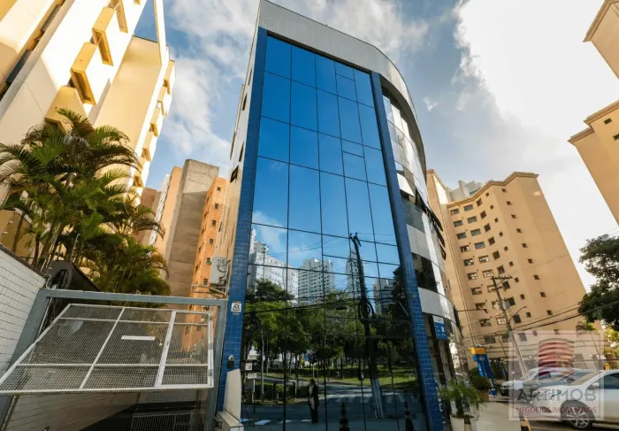 Sala para Locação em Vila Suzana, São Paulo | 30m² e 2 Banheiros