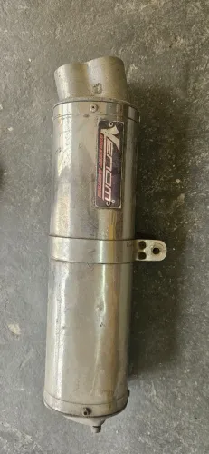 Somente vendo Cano Coiote,estava numa Falcon mas serve em qualquer moto 200 reais