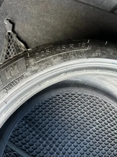 Pneu Michelin aro 18 Zero