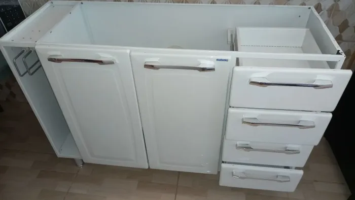 Vendo um gabinete para pia de 1m20 tatiaia 