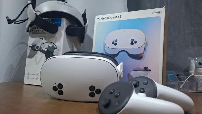 META QUEST 3S COM BOBO VR M3PRO 7 MESES DE USO