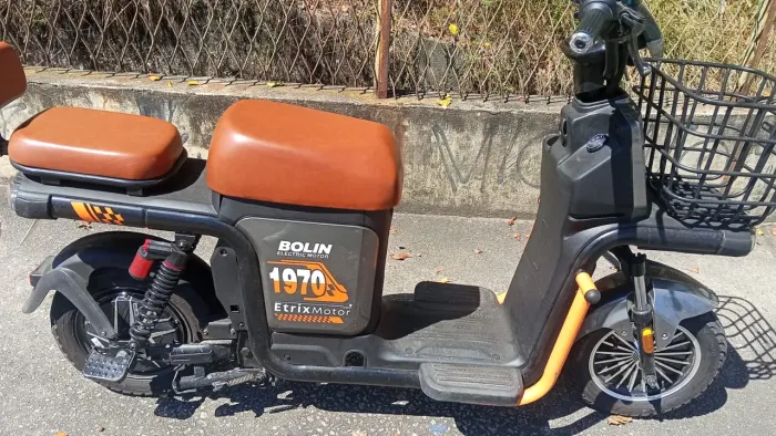VENDO MOTO ELÉTRICA PRA SAIR LOGO