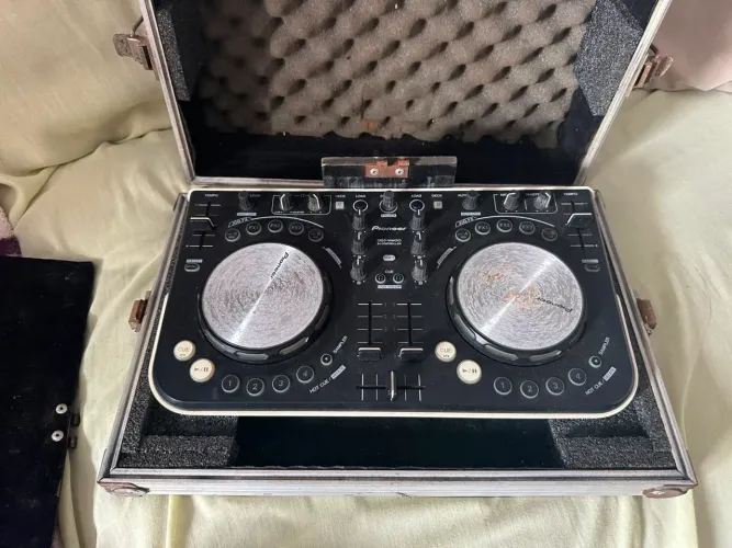CONTROLADORA DE SOM DJ