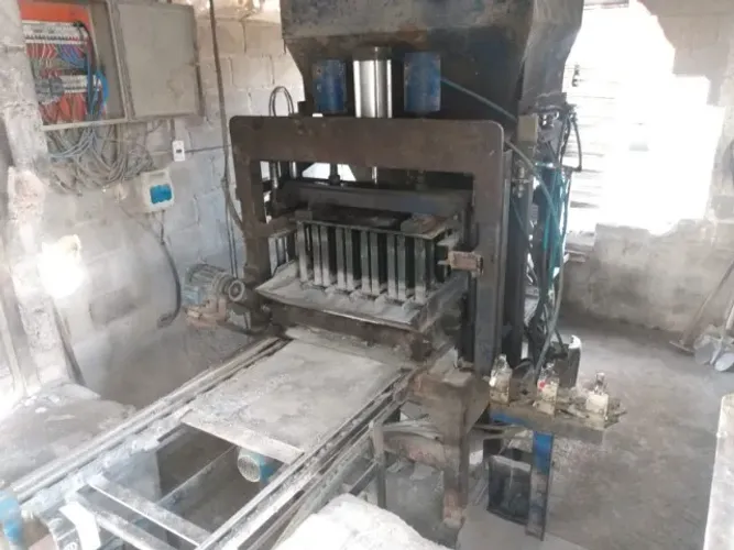 Equipamentos / máquina para fabricar bloco de concreto