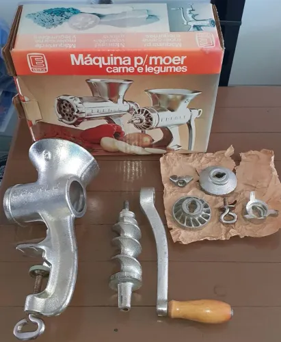 MAQUINA DE MOER CARNES E LEGUMES