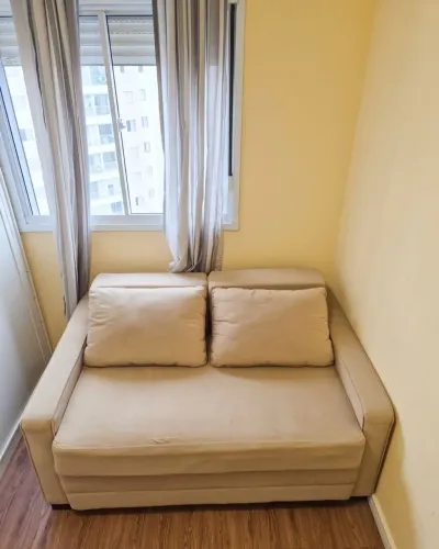 Sofá-Cama Casal Bege com Molas Ensacadas - Excelente Estado