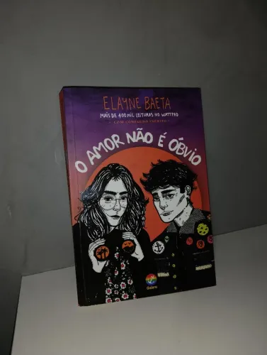 "O Amor Não É Óbvio" de Elayne Baeta. Capa antiga