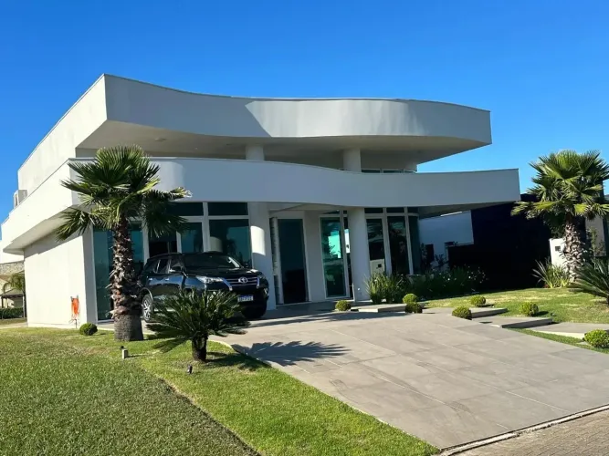 Casa Térrea à venda com 294 m2 com 3 suítes - Condominio Ocean Side - Torres RS