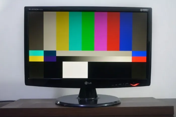 Monitor LG Full HD, LCD 1920x1080 | Flatron W2243S 21.5" | Leia o Anúncio