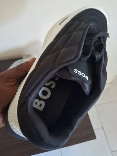 Tênis Boss 42 novo