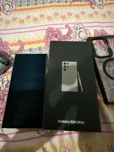 Samsung Galaxy S24 Ultra 256Gb + fone samsung buds 3 pro