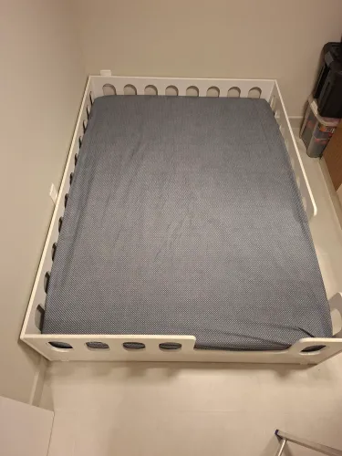 Cama casal montessoriana penélope branca +infantile móveis. O colchão vai junto com a cama