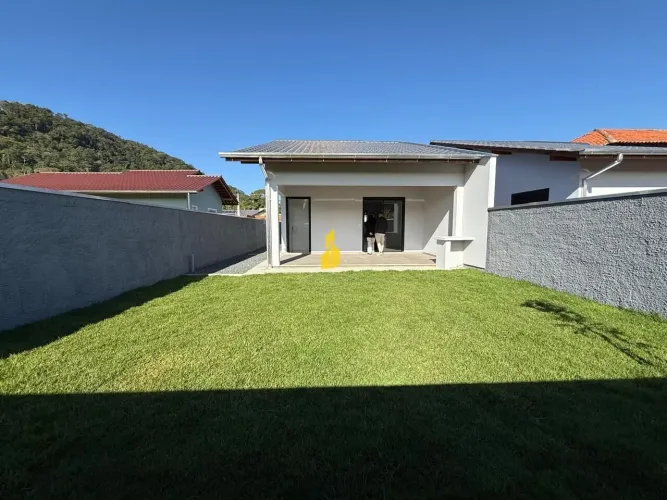 Casa à venda no bairro Divinéia - Rio dos Cedros/SC