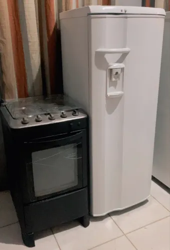 Kit Geladeira + Fogão com garantia de funcionamento 800,00