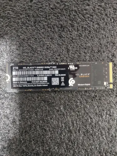 SSD NVMe M.2 2TB WD Black SN850X PCIe 4.0 - 100% Saúde (0 Horas / Leitura 7300MB/s)