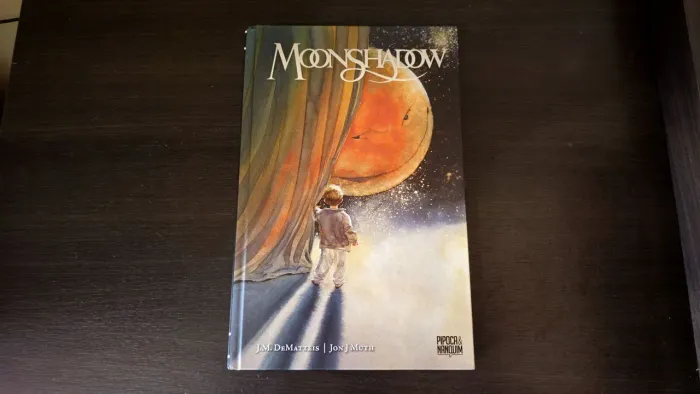 Moonshadow - HQ Pipoca e Nanquim