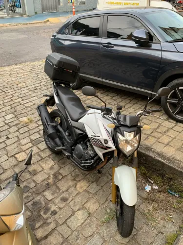 Vende- se fazer 250 blueflex  ano 2015 valor:14.000,00 mil 