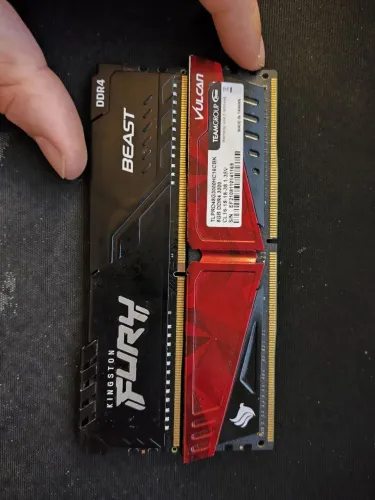 Memória DDR4 16gb (2x8gb)