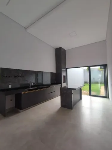Casa para Venda em Uberlândia, Aclimação, 3 dormitórios, 1 suíte, 3 banheiros, 2 vagas