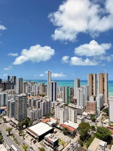 APARTAMENTO À VENDA EM BOA VIAGEM | 2 QUARTOS + VARANDA + 1 VAGA