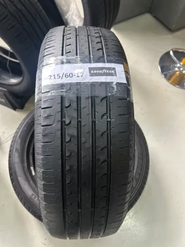 Pneu 215/60 R17 Goodyear