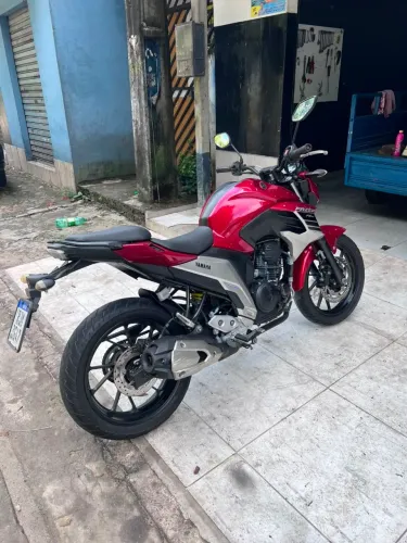 Em dias no ponto de transferência 