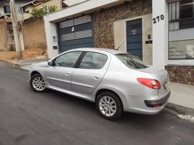 Peugeot 207 Sedan Passion XS 1.6 Flex 16V 4P 2011