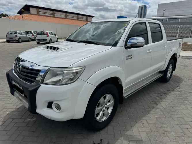 Toyota Hilux CD SRV D4-d 4X4 3.0 TDI Diesel AUT 2013