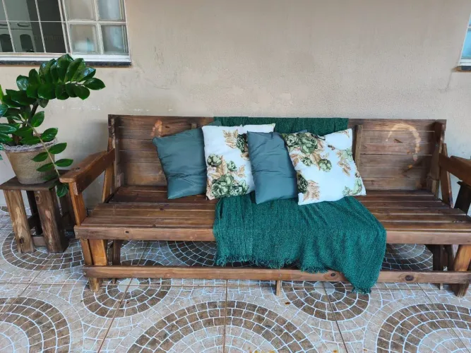 Mesa que vira Banco de madeira. 