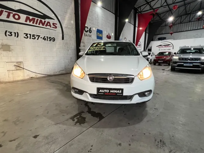 Fiat Grand Siena Essence 1.6 Flex 16V 2013