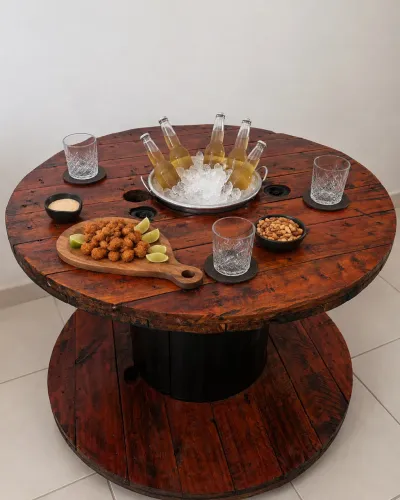 Mesa de carretel rústica