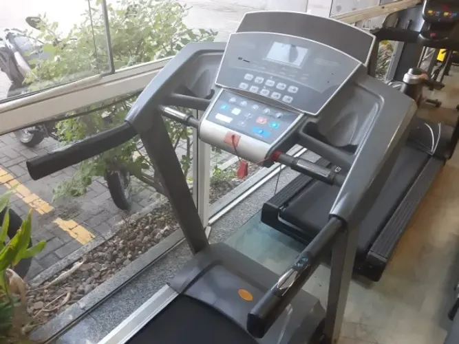 Esteira evolution fitnes, evo 4000, funciona mas precisa de uma revisão