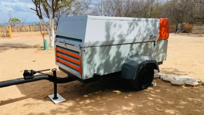 COMPRESSOR ESTACIONÁRIO À DIESEL