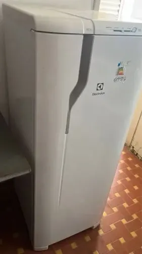 GELADEIRA EM OTIMO ESTADO PRA DOAÇÃO