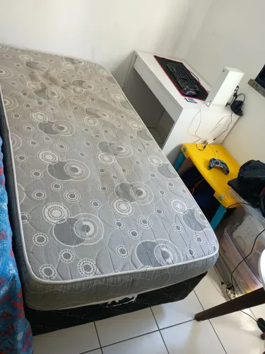Vendo cama de solteiro