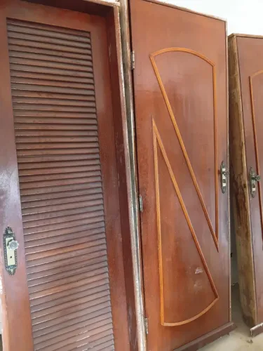 Portas madeira com guarnição completas