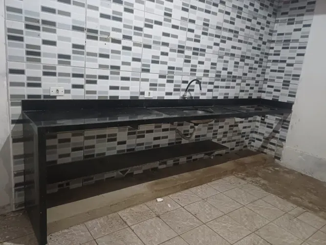 Bancada verde Ubatuba com corte para cooktop