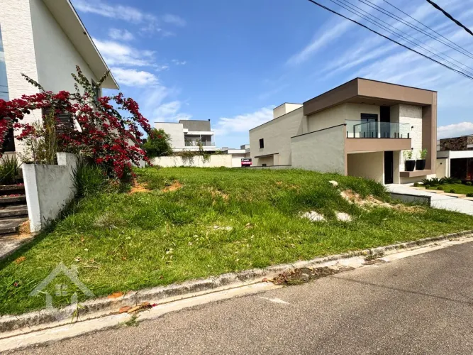 Terreno à Venda no Condomínio Terras do Vale em Caçapava - SP